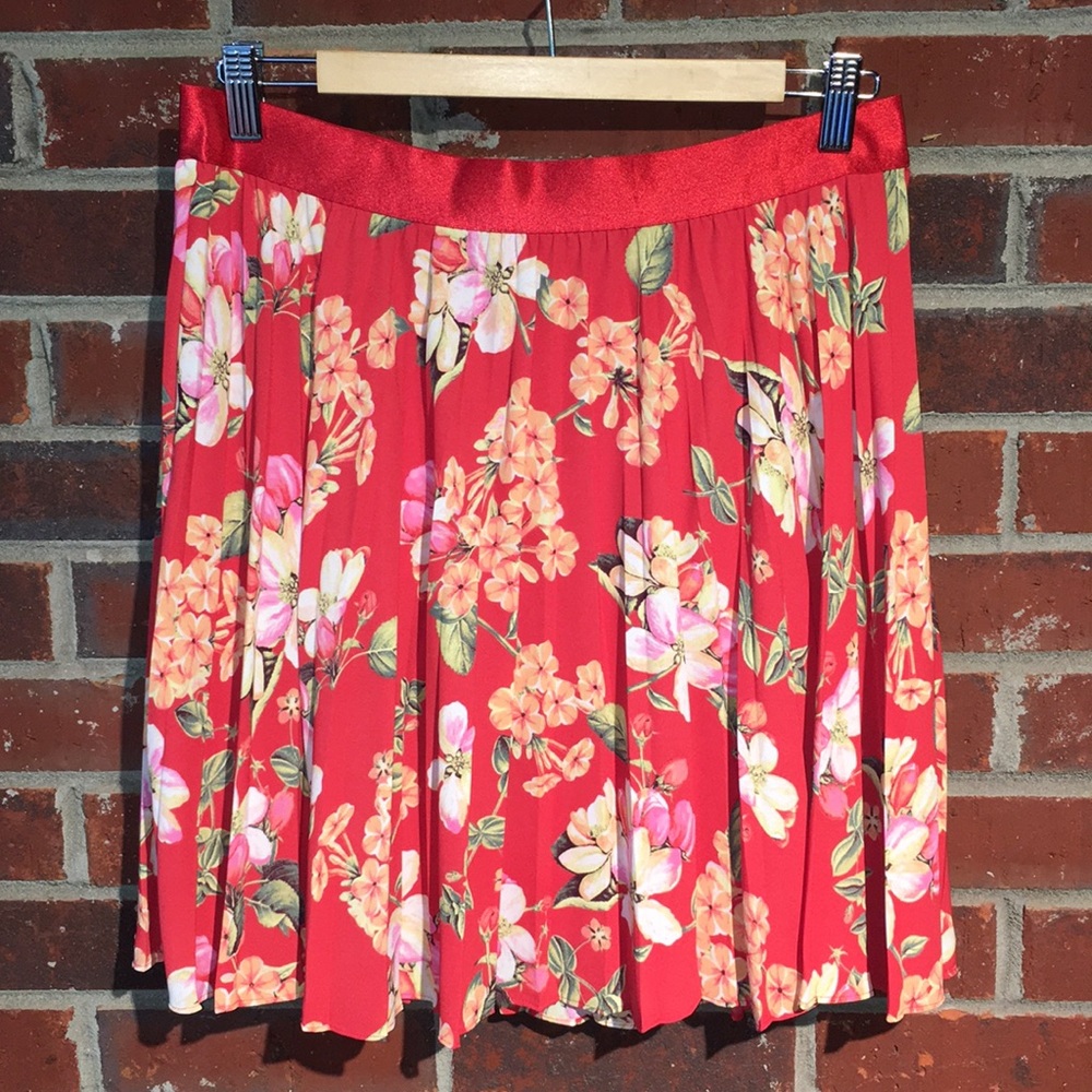 Express Chiffon Pleated Skirt Red Floral